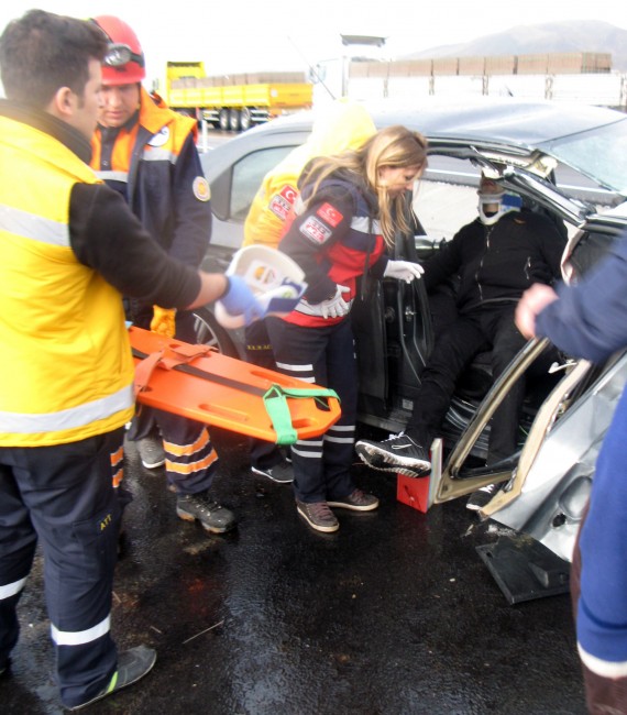 Aksaray’da Trafik Kazaları: 1 ölü, 11 Yaralı
