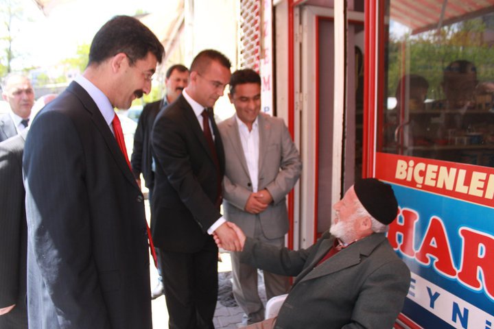 Toplumsal Birliğimizin Teminatı Yaşlılarımızdır…