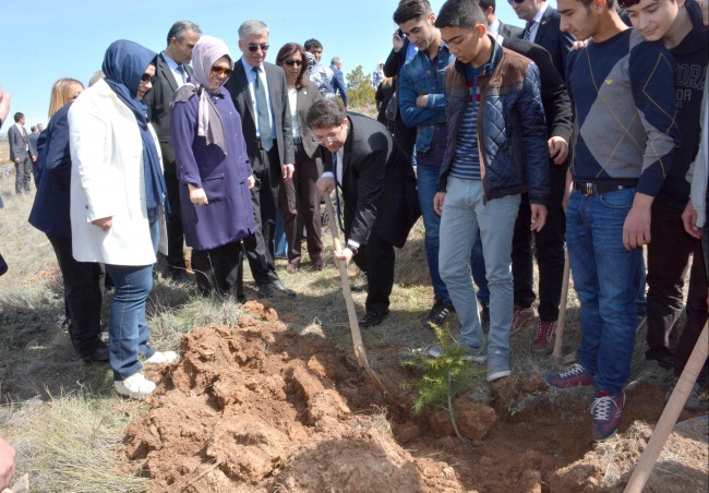 Yeşil Bir Aksaray İçin 80 Bin Fidan Toprakla Buluşuyor