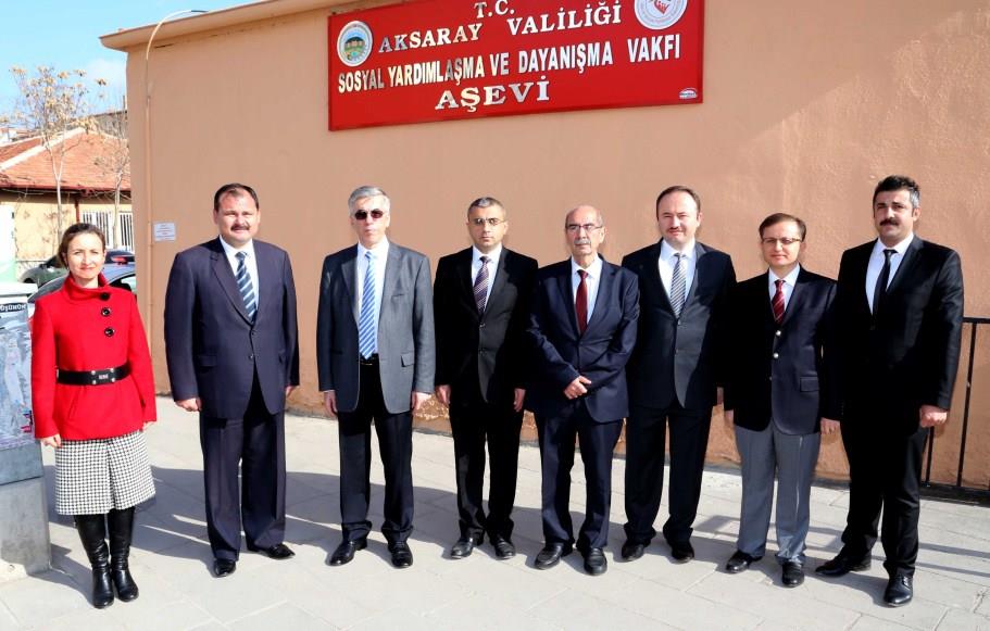 Kimsesiz, Engelli ve Yardıma Muhtaç Vatandaşların Yemekleri Evlerine Götürülüyor