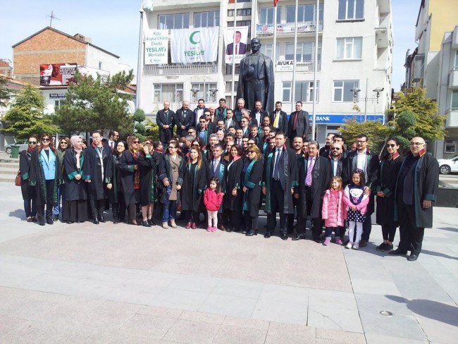 5 Nisan Avukatlar günü kutlandı