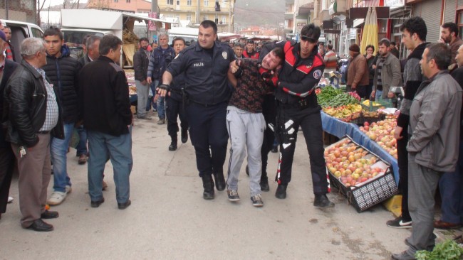 Pazar Yerinde Kavga: İki Yaralı