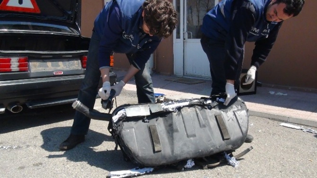 Benzin Deposundan Esrar Çıktı