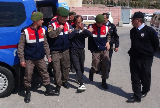 Dört Kişiyi Öldüren Zanlı Tutuklandı