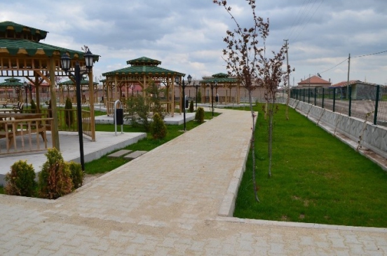 Yenikent Kasabası Yeni Parkına Kavuştu