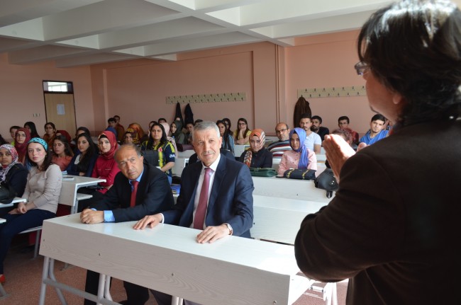 Aksaray SGK Üniversite Öğrencilerine Konferans verdi