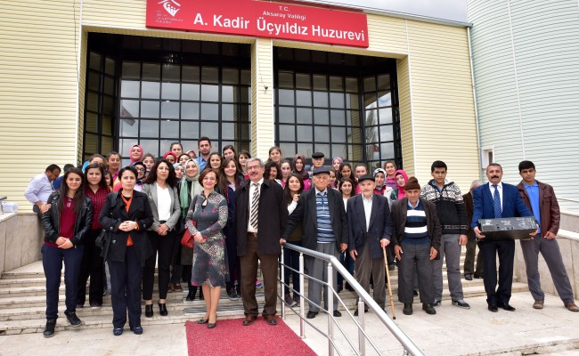 Atatürk Anadolu Lisesi’nden huzurevine anlamlı ziyaret