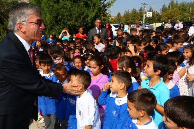 “Sizler ülkemizin geleceği, milletimizin umudusunuz”