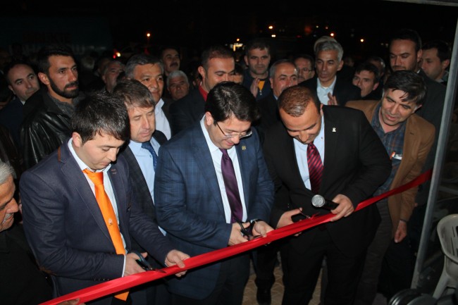 Bizler siz vatandaşlarımızla  el ele yürüyelim ki sesimiz gür çıksın