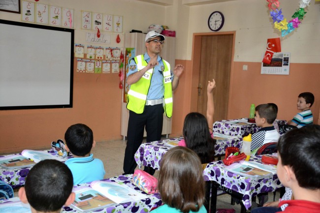 Aksaray’da öğrencilere Trafik dersi verildi