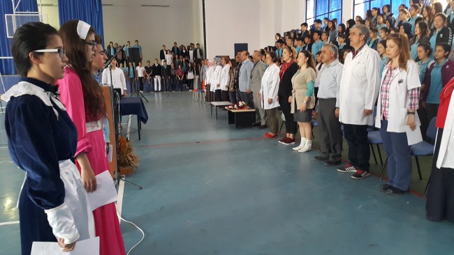 Geleceğin Hemşirelerinden Renkli Kutlama