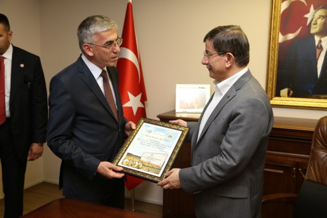 Başbakan Davutoğlu Aksaray Valiliğini Ziyaret Etti