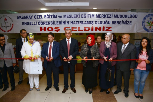 Engelsiz Sergi’de Eserler Görülmeye Değer