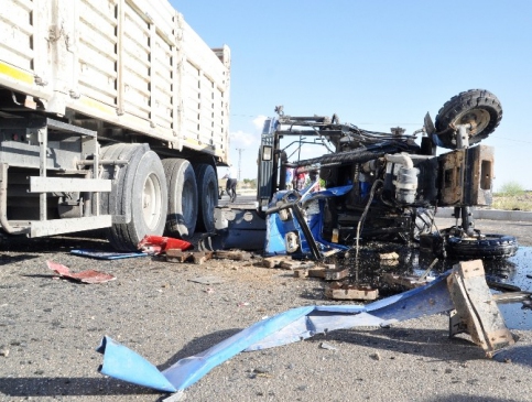 Aksaray’da Traktör İle Tir Çarpıştı: 1 Ölü
