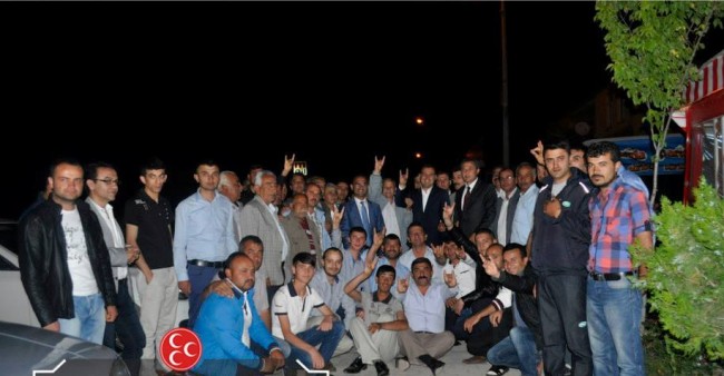 Mhp Milletvekili Adayları Bayıraltı bölgesine gece çıkarma yaptı