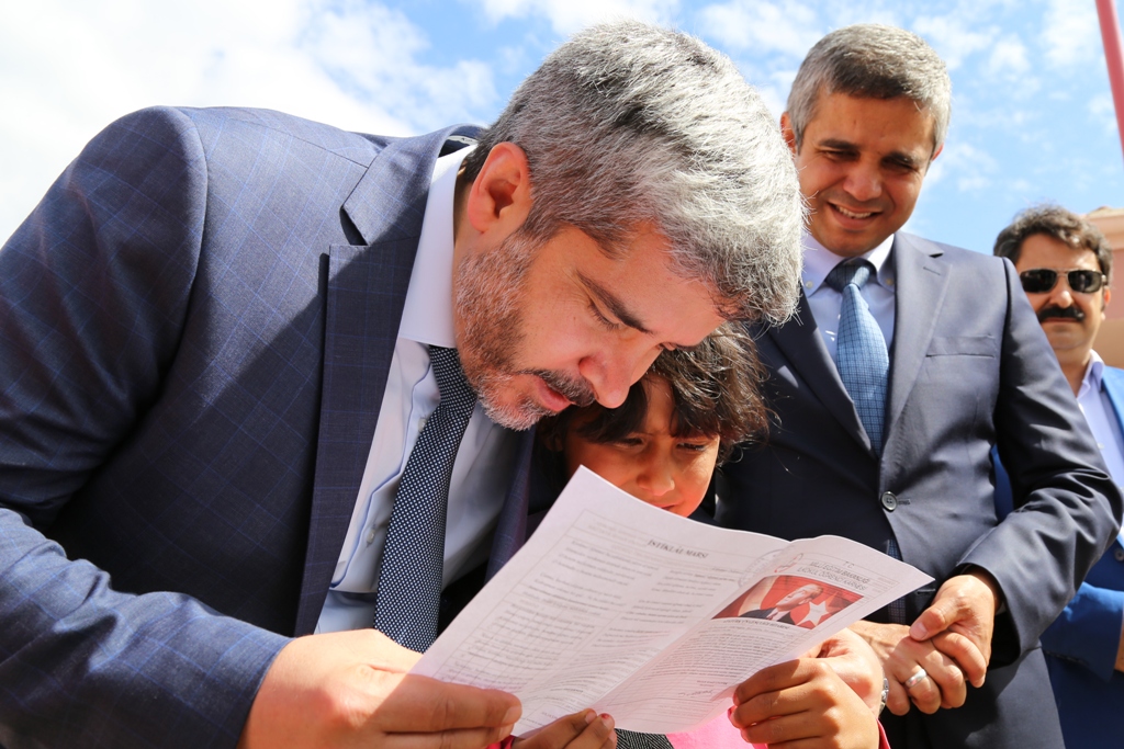 ASÜ’den Çavdarlılar Köyü İlkokulu’na Kütüphane Desteği