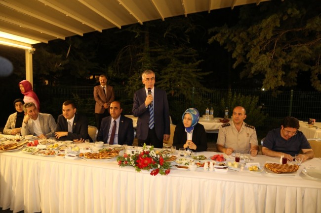 Aksaray Valiliği Ev Sahipliğinde İftar Programı Düzenlendi