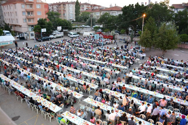 Toplu İftar ve Mahalle Meclisi Toplantıları Devam Ediyor