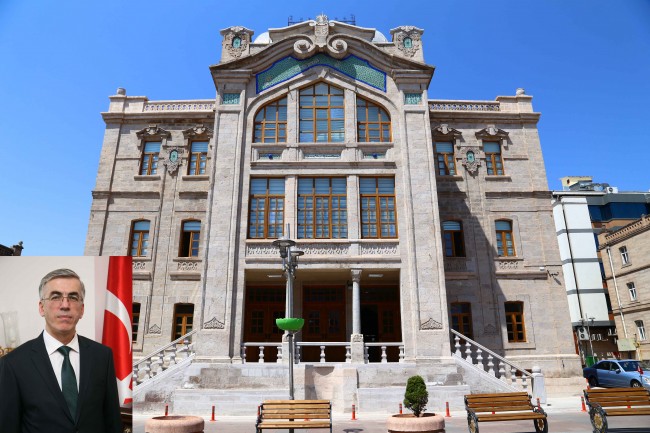 Valilik Yeniden Tarihi Binada