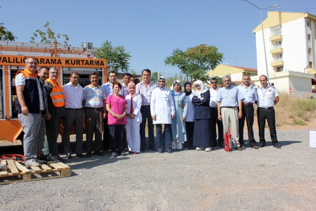 Sağlık Çalışanlarına Afet Acil Durum Eğitimi Verildi