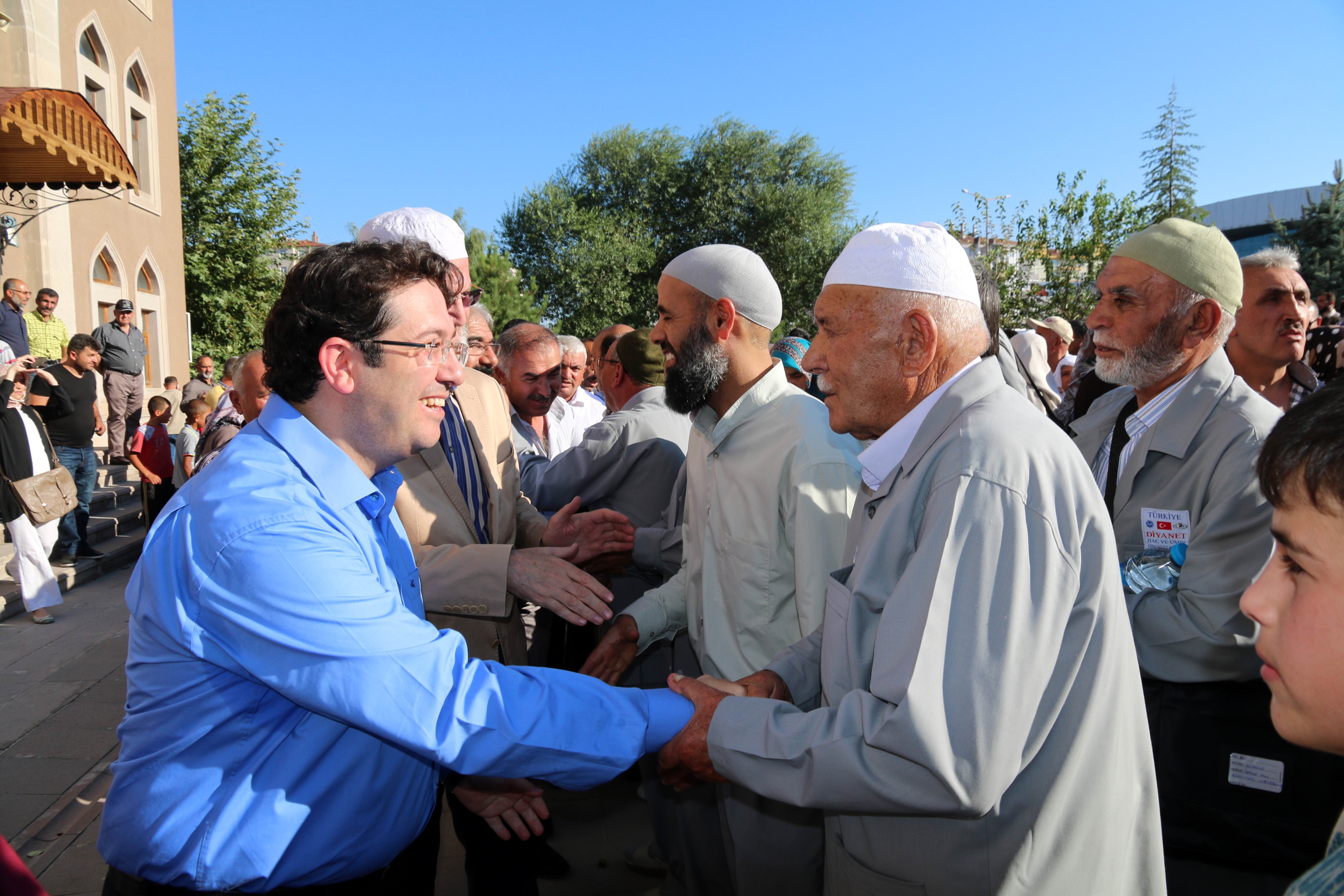 185 Hacı Adayı Aksaray’dan Kutsal Topraklara Uğurlandı