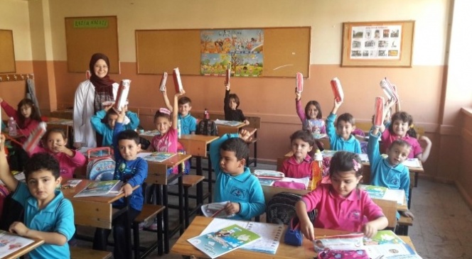 Aksaray’da Öğrencilere Diş Sağlığı Seti