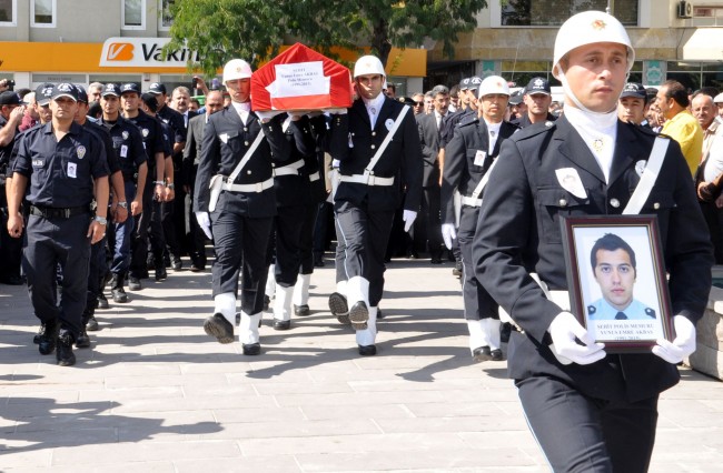 Şehit Polis Son Yolculuğuna Uğurlandı