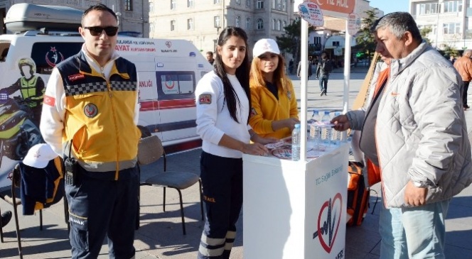 Ambulansa Yol Ver Hayata Yol Ver Kampanyası