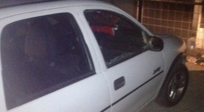 Park Halindeki Aracın Teybini Çaldılar