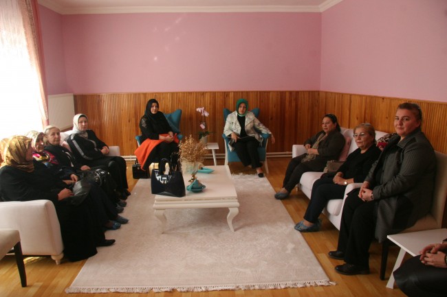 Toplumun çekirdeği aile, sağlam temeller üzerinde durmalı