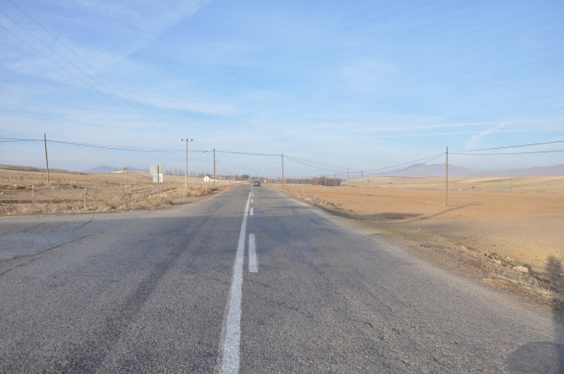 Aksaray İl Özel İdaresi Köy Yollarını Çiziyor