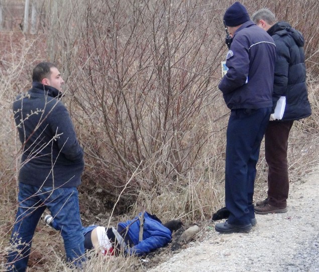 Boğazı Kesilerek Öldürüldü