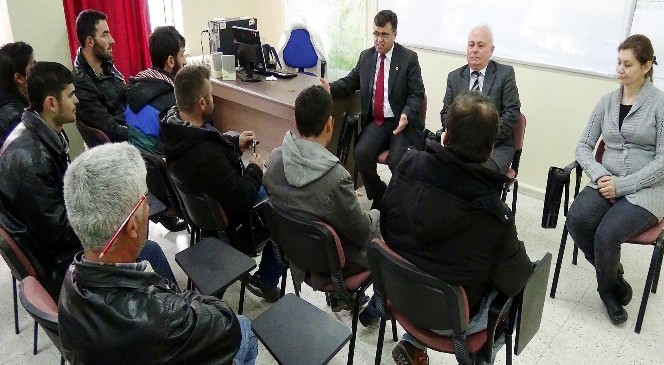 Hem Eğitim Alıyor Hem De Para Kazanıyorlar