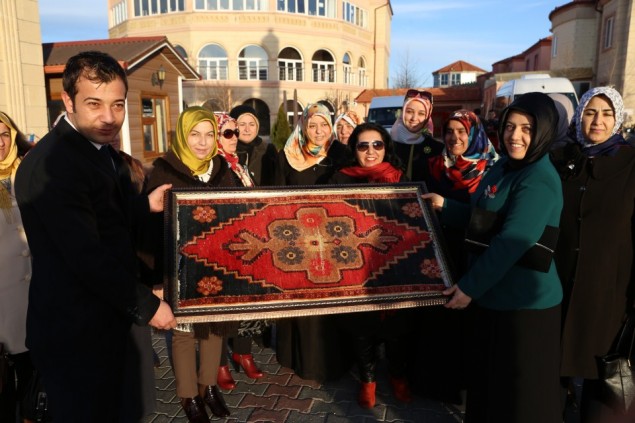 Birlik ve beraberlik içinde sorunlara çözüm bulmak için gayret gösteriyorlar