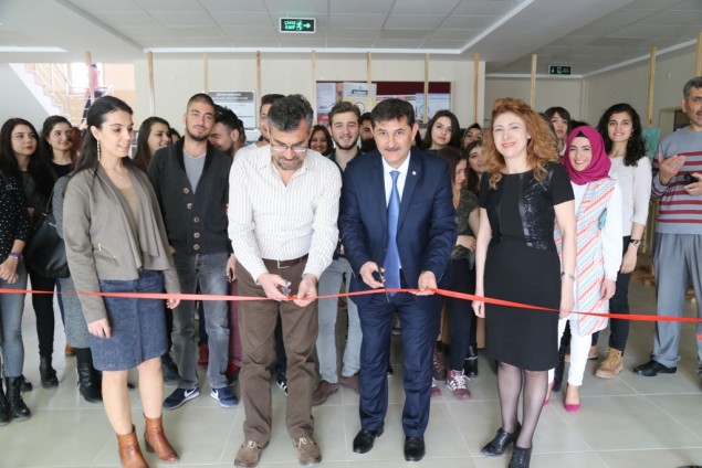 Resim Öğrencileri Yazı Sergisi Açtı