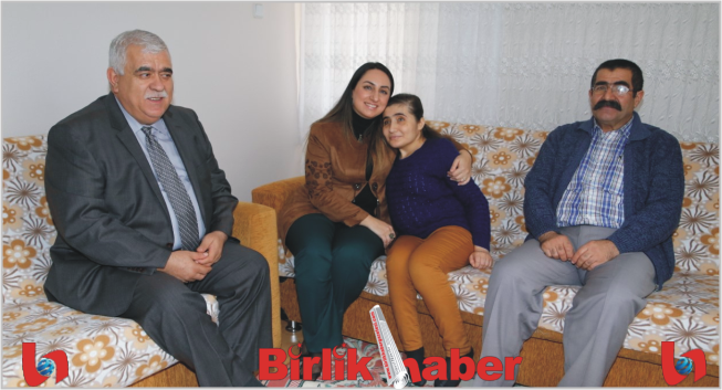 Yeşim Pekmez Hanımefendi; engelleri kaldıran Türkçe öğretmeni Aygül Altuntaş’a ziyaret etti