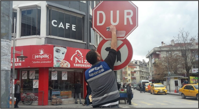 Aksaray Belediyesi Trafik İşaret ve Yön Levhalarını Yeniliyor