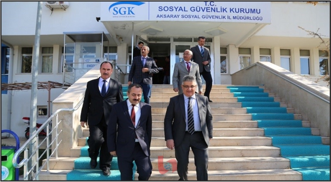 Vali Aykut Pekmez SGK İl Müdürlüğünü ziyaret etti