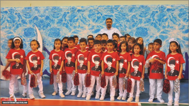 ‘Atatürk Çocuklarının’ Gösterisi Ayakta Alkışlandı