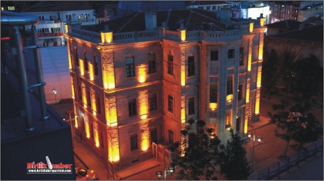 87 Yıllık Tarihi Valilik Binası Işıklandırıldı