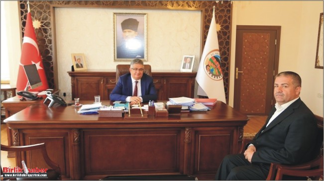 Kurduğu ayrıştırma tesisinde hurda plastik, bakır ve demirleri geri dönüştürüyor