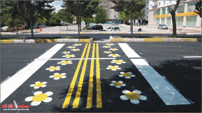 Yaya Geçitleri Papatyalarla süslendi