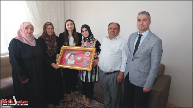 Şehit ailelerinin sıkıntı ve ihtiyaçlarını gidermek için elimizden geleni yapıyoruz