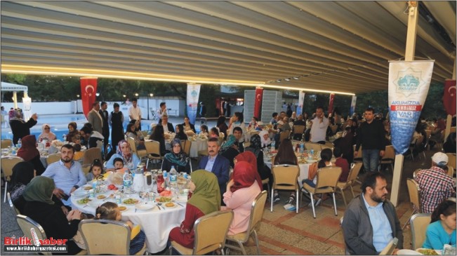 Aksaray’da yetim çocuklar iftarda buluştu