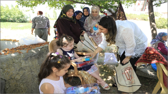 Yeşim Pekmez: Şehitlerimiz sayesinde birlik ve beraberlik içinde yaşıyoruz