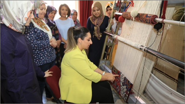 Yeşim Pekmez Hanımefendi Halı Atölyesini ziyaret ettiler