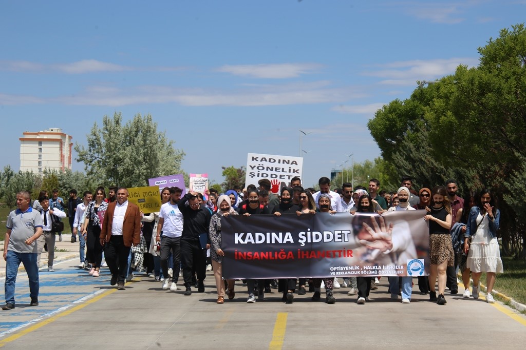 ASÜ Öğrencileri Kadına Şiddete Karşı Ses Yükseltti