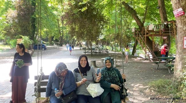 Sakarya Belediyesi tarafından yaşlılara yönelik piknik ve doğa yürüyüşü düzenlendi