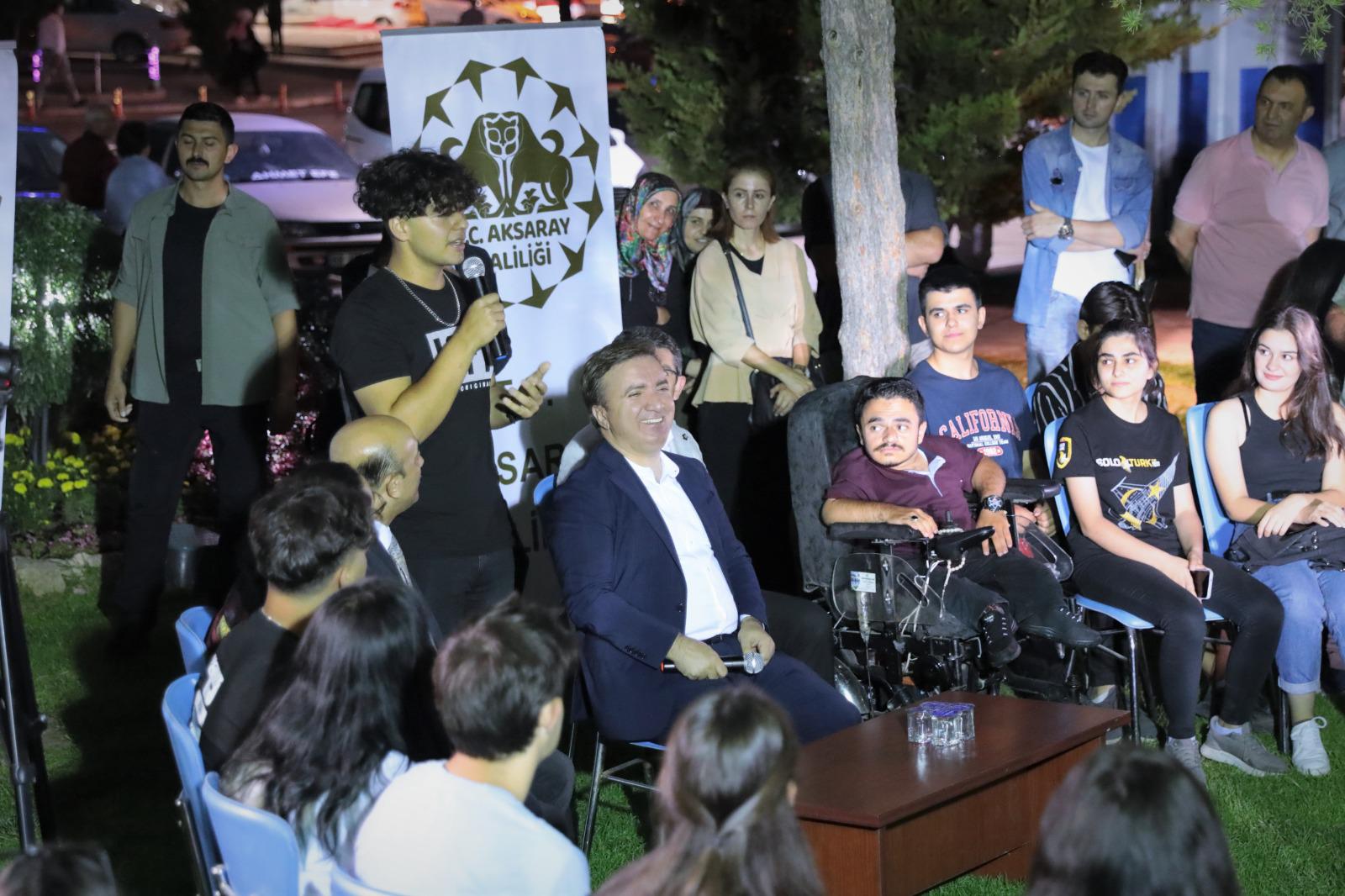 Medeniyet Gölgesinde Gençlerle Söyleyişi