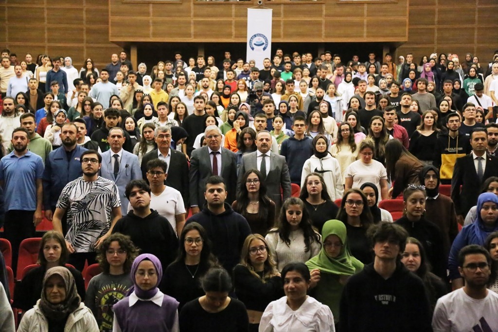 Kampüs, Öğrencilerle Güzel